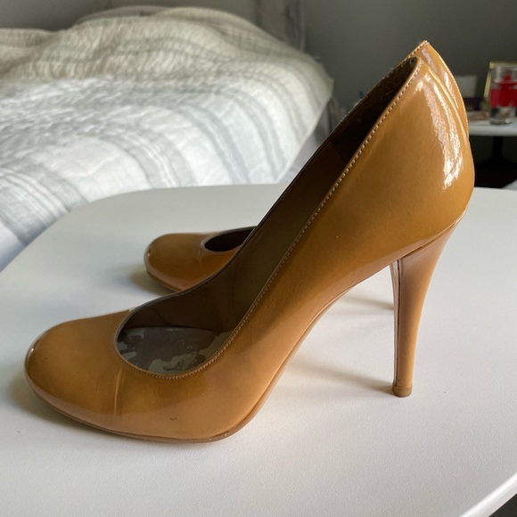 Stuart Weitzman patent leather heels 8 - Picture 6 of 9